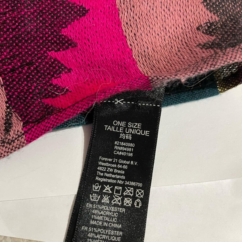 Forever 21 Aztec Design Scarf - Picture 5 of 6